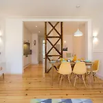 Апартаменти Guestready - Trendy 2-bed Flat W/ Seaview In Lapa *