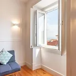 Lejlighed Guestready - Trendy 2-bed Flat W/ Seaview In Lapa Lisboa