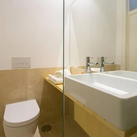 Guestready - Trendy 2-bed Flat W/ Seaview In Lapa * リスボン