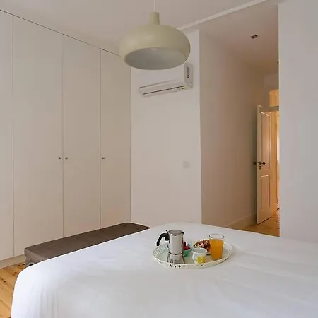 Guestready - Trendy 2-bed Flat W/ Seaview In Lapa * リスボン