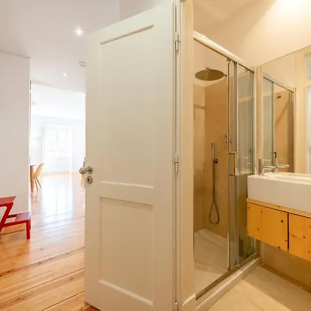 Guestready - Trendy 2-bed Flat W/ Seaview In Lapa Daire Lisboa